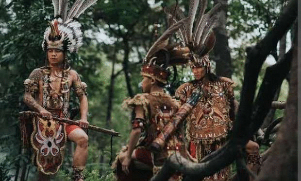 Riset Kehidupan Orang Pedalaman Kalimantan: Sosial, Budaya, dan Ritual Adat yang Kaya