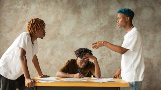 5 Kesalahan Fatal dalam Membangun Relasi Sosial