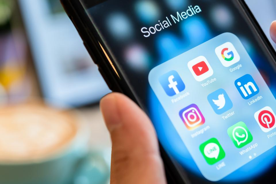 Temuan terbaru cara milenial bersosialisasi kini 