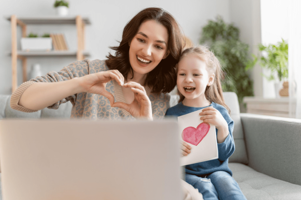 Digital Sosialisasi Keluarga, 5 Cara Jaga Kedekatan di Era Medsos