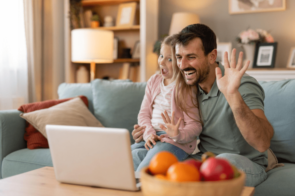 Digital Sosialisasi Keluarga, 5 Cara Jaga Kedekatan di Era Medsos